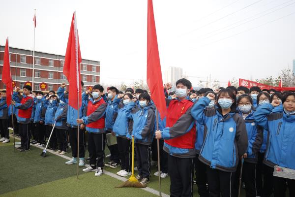 用实际行动共建美丽家园——咸阳市高新一中“红烛先锋”志愿服务队开展环境保护学雷锋志愿服务活动