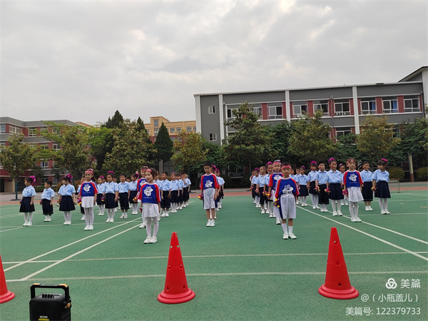 激情飞扬 舞动童梦——咸阳市高新一中小学部举行第二届啦啦操大赛