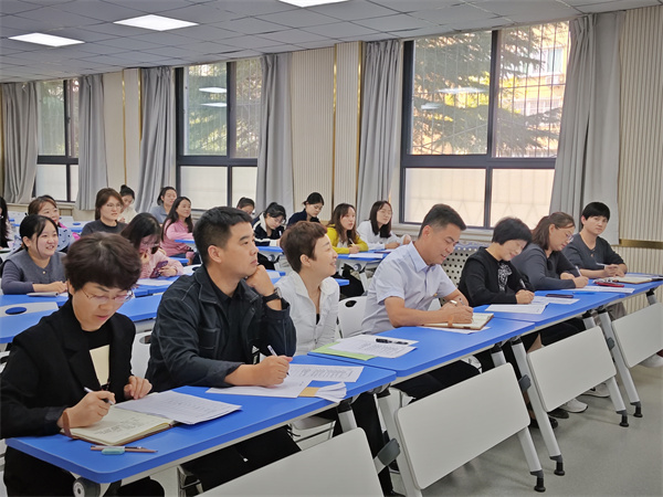 立德树人育英才 素养大赛展风采——咸阳市高新一中小学部举办班主任素养大赛